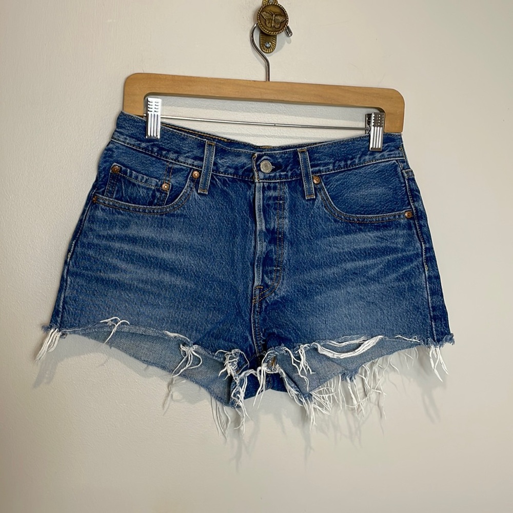 Levi’s 501 Button Fly Cut Off Big E Medium Wash Denim Shorts Classic